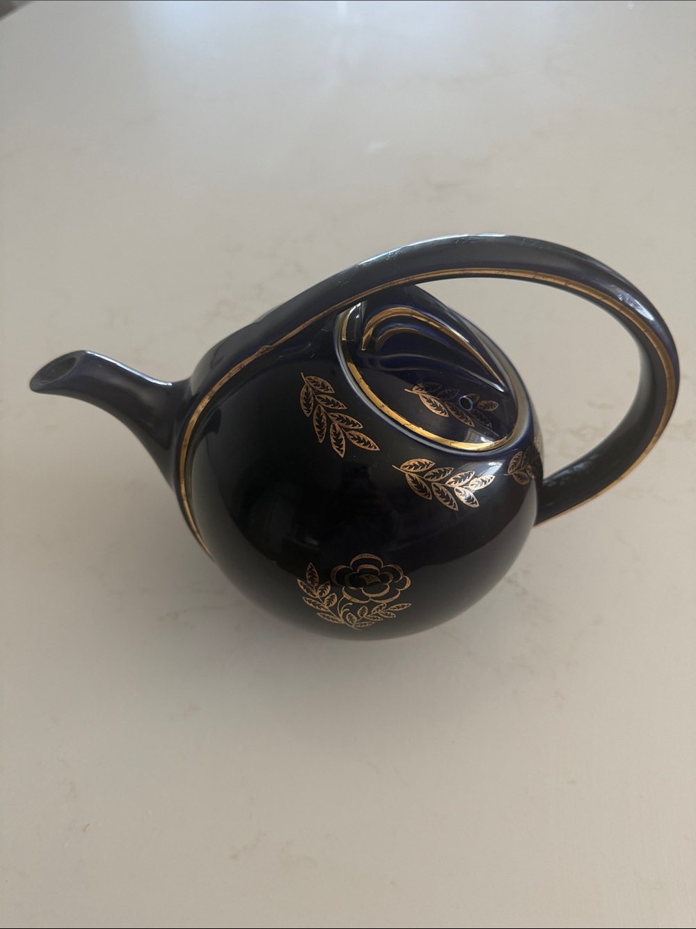 Vintage Hall Blue Ceramic Teapot with Gold Floral Accents, USA, 1930’s-1940’s - Picture 4 of 13